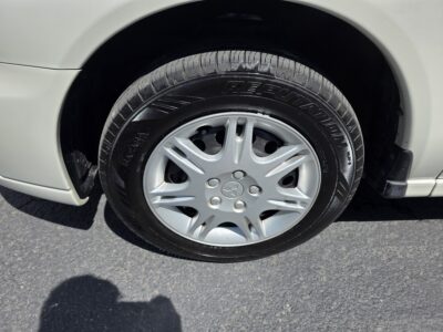 38K-Mile 2003 Mitsubishi Galant ES Photo Gallery — Photo 18