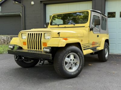 18K-Mile 1989 Jeep Wrangler Islander Photo Gallery — Photo 27