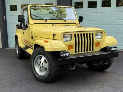 18K-Mile 1989 Jeep Wrangler Islander Photo Gallery — Photo 4