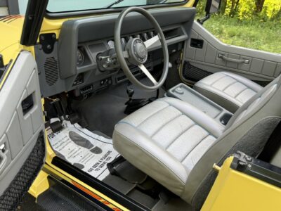 18K-Mile 1989 Jeep Wrangler Islander Photo Gallery — Photo 63