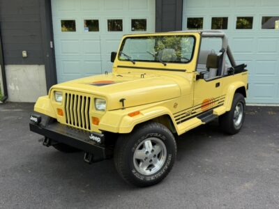 18K-Mile 1989 Jeep Wrangler Islander Photo Gallery — Photo 10