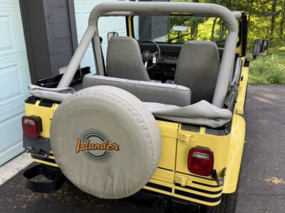 18K-Mile 1989 Jeep Wrangler Islander Photo Gallery — Photo 15