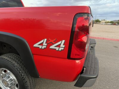 9K-Mile 2004 Chevrolet Silverado 2500HD LS 4X4 Photo Gallery — Photo 27