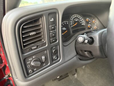 9K-Mile 2004 Chevrolet Silverado 2500HD LS 4X4 Photo Gallery — Photo 82