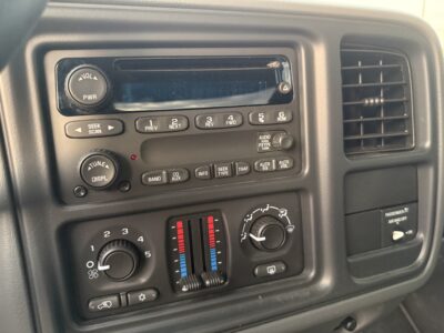 9K-Mile 2004 Chevrolet Silverado 2500HD LS 4X4 Photo Gallery — Photo 86