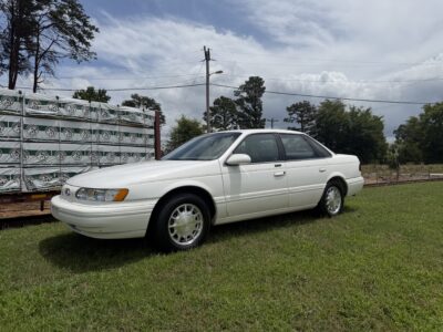26K-Mile 1994 Ford Taurus LX Photo Gallery — Photo 1