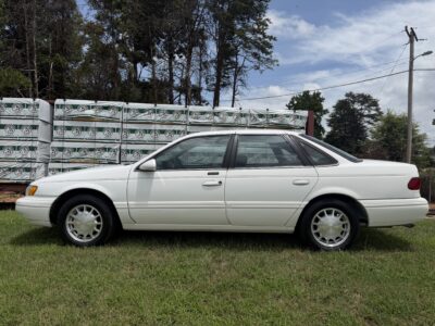 26K-Mile 1994 Ford Taurus LX Photo Gallery — Photo 2