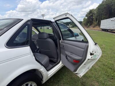 26K-Mile 1994 Ford Taurus LX Photo Gallery — Photo 25