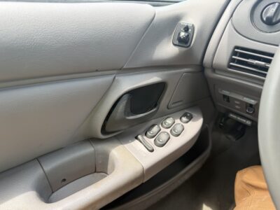 26K-Mile 1994 Ford Taurus LX Photo Gallery — Photo 27