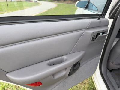 26K-Mile 1994 Ford Taurus LX Photo Gallery — Photo 49