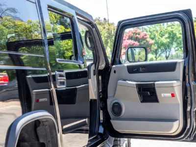 29K-Mile 2005 Hummer H2 Photo Gallery — Photo 97