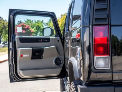 29K-Mile 2005 Hummer H2 Photo Gallery — Photo 46