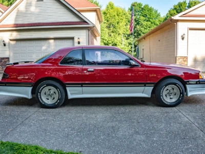 67K-Mile 1988 Ford Thunderbird Sport Bill Elliott Signature Edition Photo Gallery — Photo 2