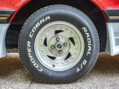 67K-Mile 1988 Ford Thunderbird Sport Bill Elliott Signature Edition Photo Gallery — Photo 58