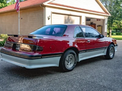 67K-Mile 1988 Ford Thunderbird Sport Bill Elliott Signature Edition Photo Gallery — Photo 3