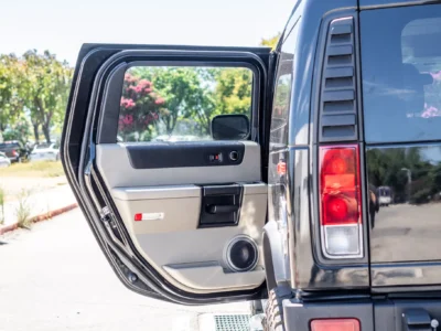 29K-Mile 2005 Hummer H2 Photo Gallery — Photo 78