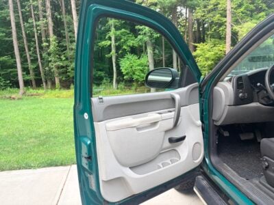 28K-Mile 2013 Chevrolet Silverado W/T Regular Cab Short Bed 4X4 Photo Gallery — Photo 28