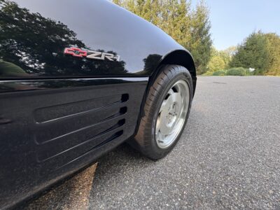 5K-Mile 1993 Chevrolet Corvette ZR1 Photo Gallery — Photo 27