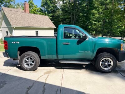 28K-Mile 2013 Chevrolet Silverado W/T Regular Cab Short Bed 4X4 Photo Gallery — Photo 11