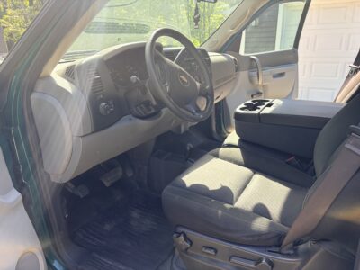 28K-Mile 2013 Chevrolet Silverado W/T Regular Cab Short Bed 4X4 Photo Gallery — Photo 30
