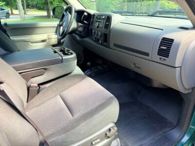 28K-Mile 2013 Chevrolet Silverado W/T Regular Cab Short Bed 4X4 Photo Gallery — Photo 43