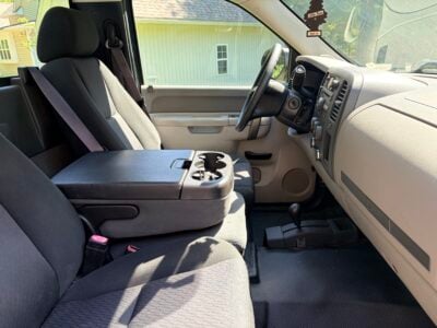 28K-Mile 2013 Chevrolet Silverado W/T Regular Cab Short Bed 4X4 Photo Gallery — Photo 40