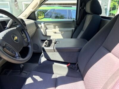 28K-Mile 2013 Chevrolet Silverado W/T Regular Cab Short Bed 4X4 Photo Gallery — Photo 33