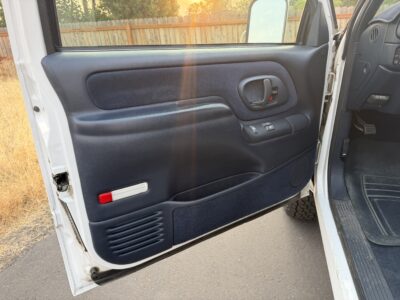 60K-Mile 1998 Chevrolet K3500 Silverado 4X4 Photo Gallery — Photo 41