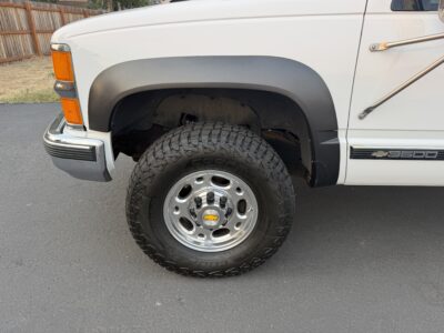 60K-Mile 1998 Chevrolet K3500 Silverado 4X4 Photo Gallery — Photo 17