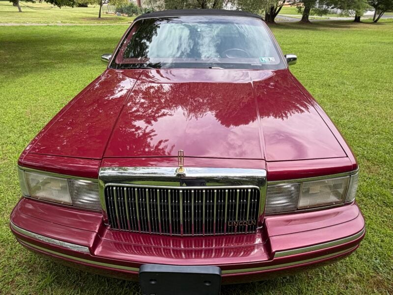 39K-Mile 1993 Lincoln Town Car Signature Series