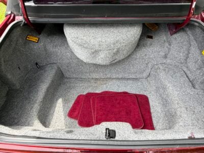 39K-Mile 1993 Lincoln Town Car Signature Series Photo Gallery — Photo 79
