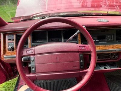 39K-Mile 1993 Lincoln Town Car Signature Series Photo Gallery — Photo 58