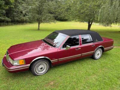 39K-Mile 1993 Lincoln Town Car Signature Series Photo Gallery — Photo 10