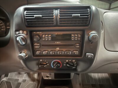 40K-Mile 2001 Ford Ranger XLT SuperCab Flareside 4X4 Photo Gallery — Photo 50