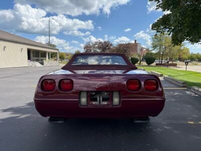 8K-Mile 1993 Chevrolet Corvette Convertible 40th Anniversary Photo Gallery — Photo 5