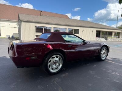8K-Mile 1993 Chevrolet Corvette Convertible 40th Anniversary Photo Gallery — Photo 7