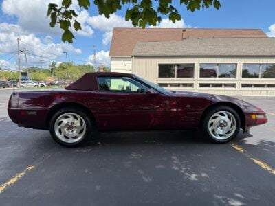 8K-Mile 1993 Chevrolet Corvette Convertible 40th Anniversary Photo Gallery — Photo 8