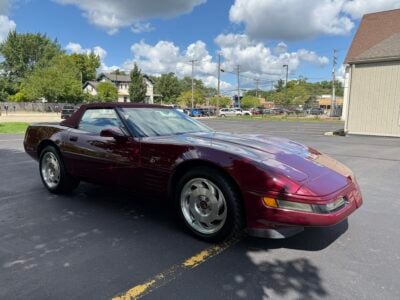 8K-Mile 1993 Chevrolet Corvette Convertible 40th Anniversary Photo Gallery — Photo 9