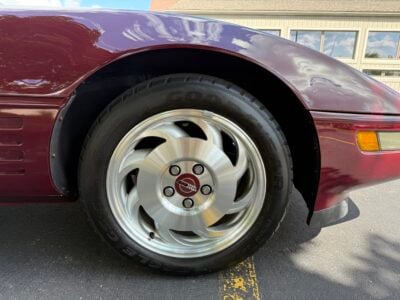 8K-Mile 1993 Chevrolet Corvette Convertible 40th Anniversary Photo Gallery — Photo 27