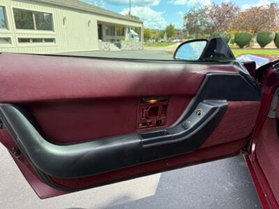 8K-Mile 1993 Chevrolet Corvette Convertible 40th Anniversary Photo Gallery — Photo 39